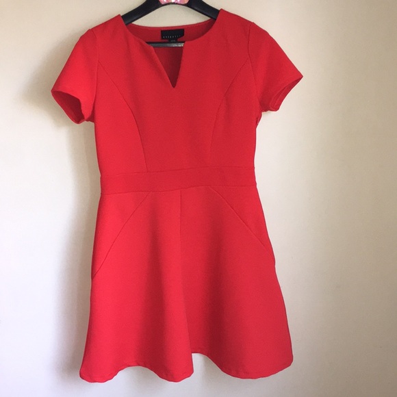 Dresses & Skirts - Beautiful red dress